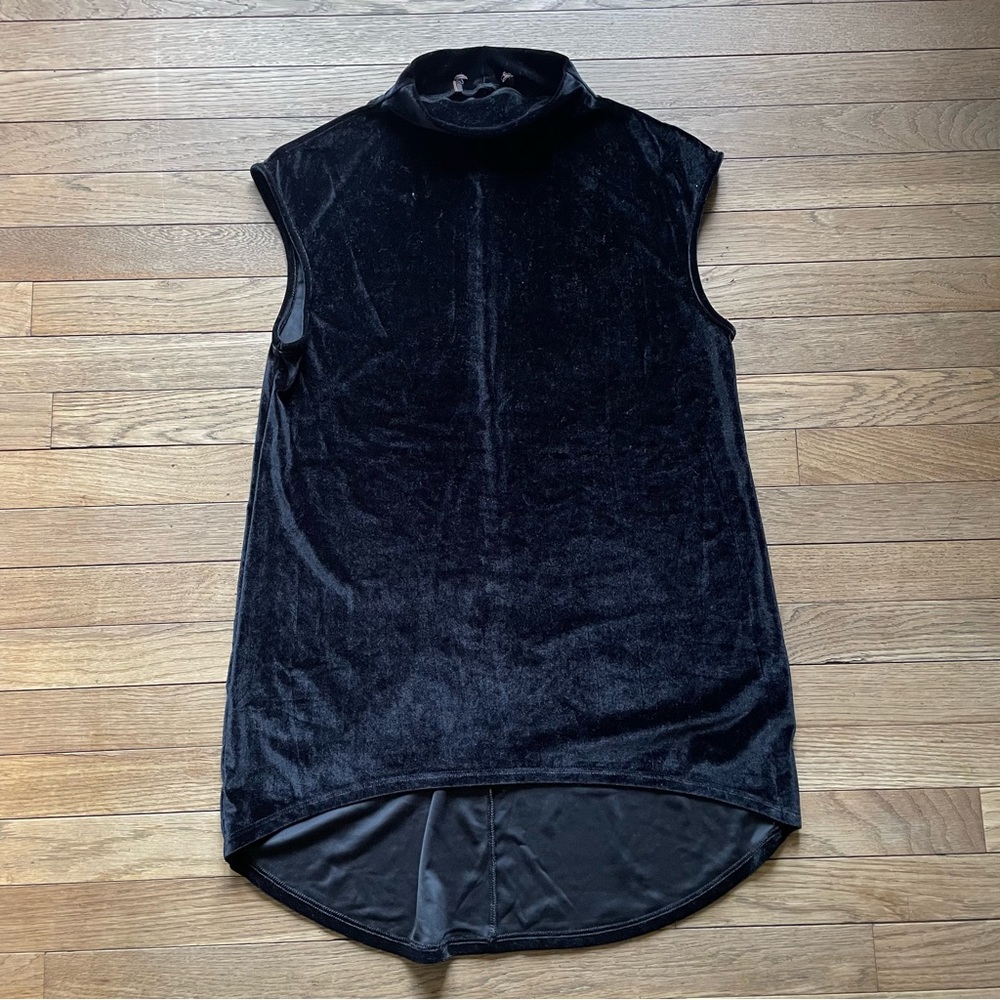 Black velour blouse tank top size tag removed size M